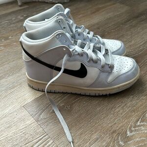 Nike Dunk High size 5.5Y